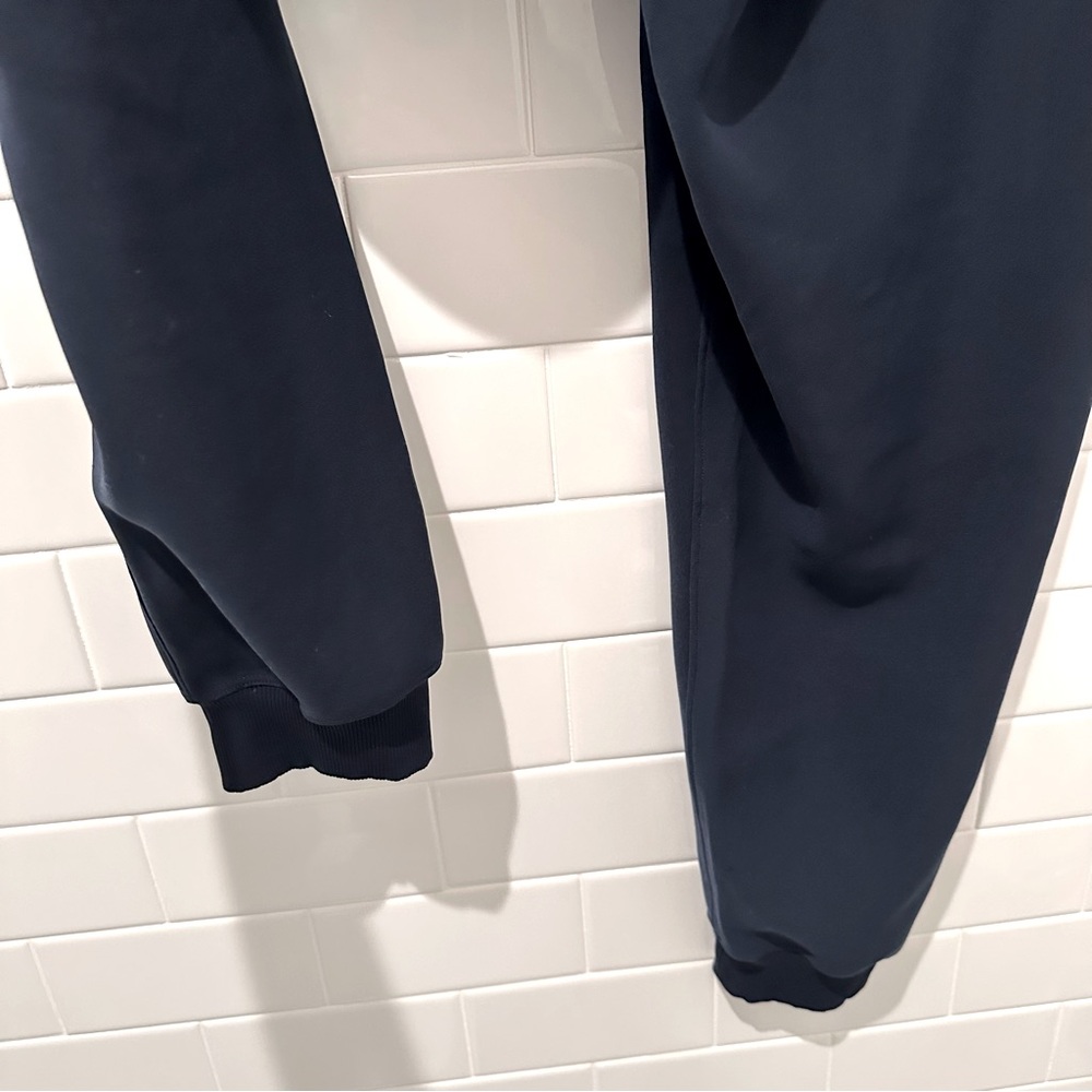 🍋Lululemon On the Fly Joggers in Navy - Picture 13 of 13